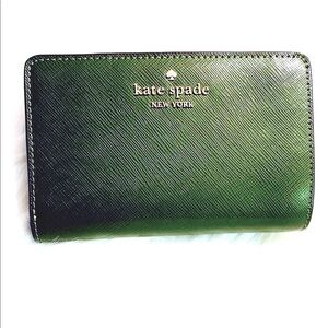 Kate Spade Green Wallet 💃🏻❤️ NEW is NOT too small 💃🏻